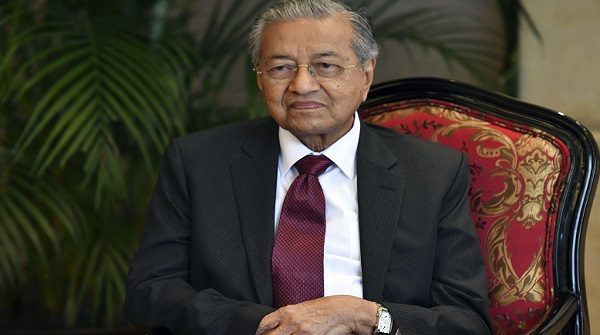 Новости: Премьер-министр Малайзии Махатхир Мохаммад уходит в отставку